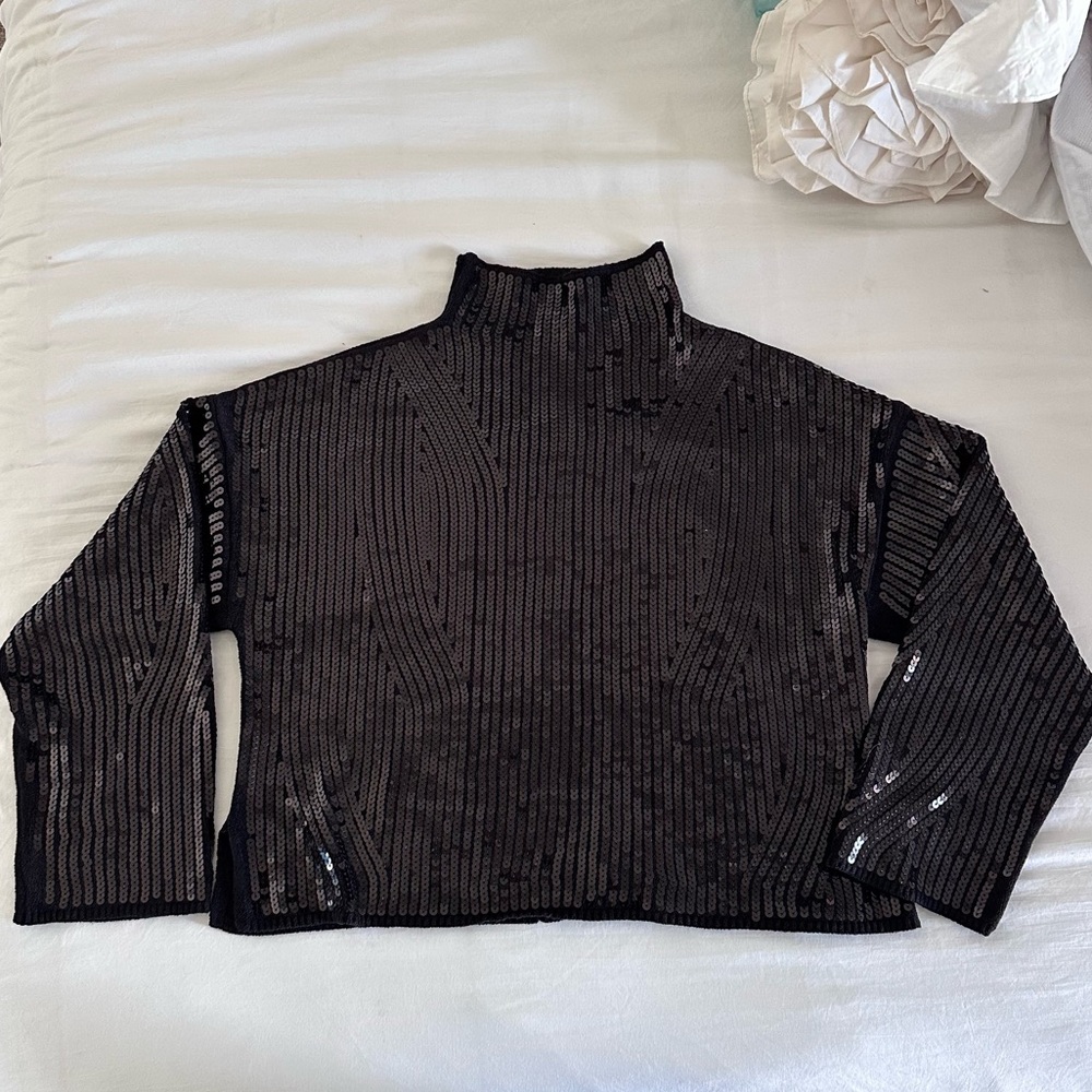 Amazing Marled Women’s Black Sequins Top Size Large